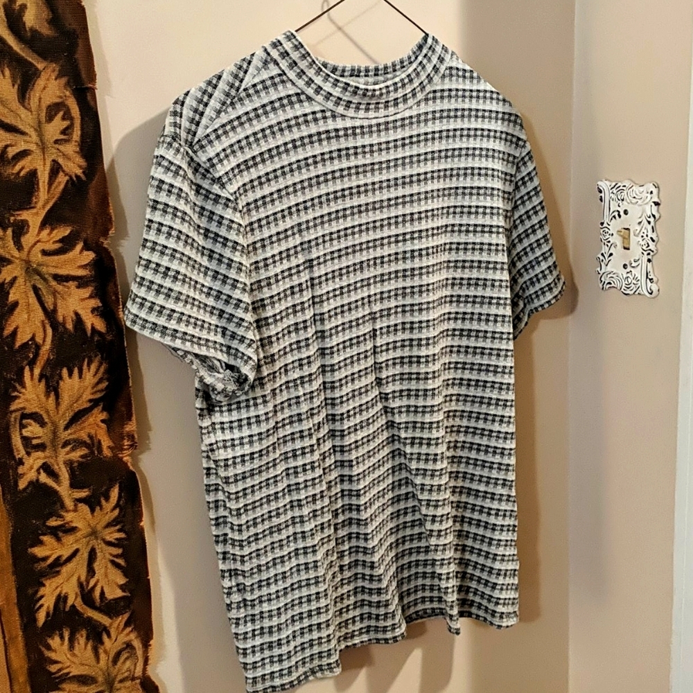 Junior's Round Neck Top